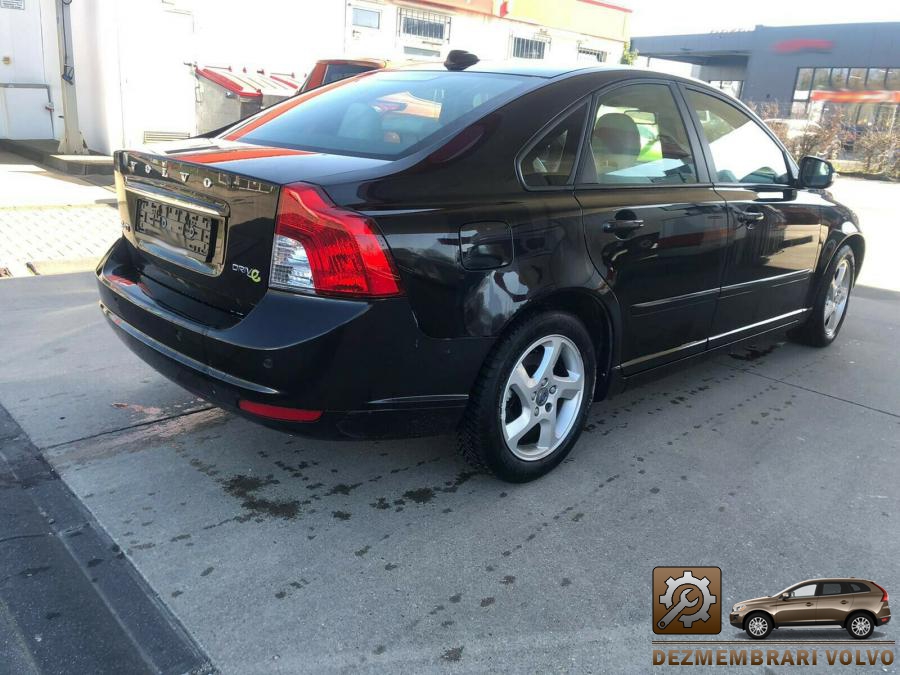 Aripa spate volvo s40 2006